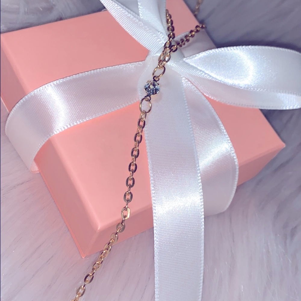 Crystal hang bar Pendant Necklace 19.5”